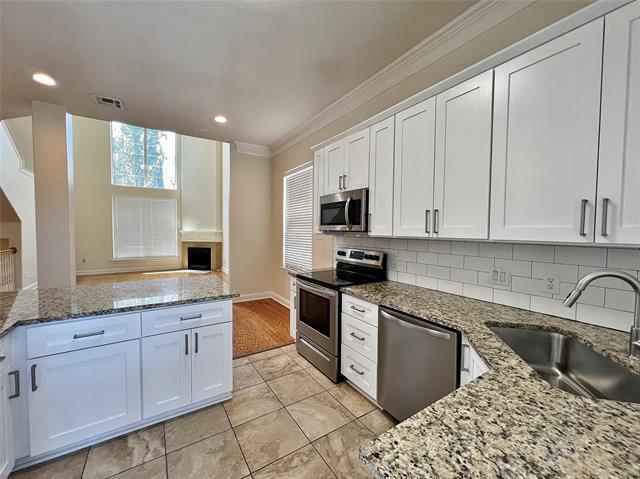 Building Photo - 5808 La Vista Dr