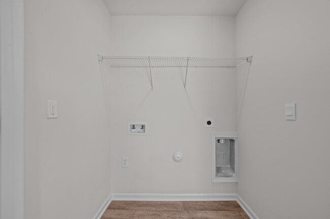Building Photo - 4109 Laurel Rdg Dr
