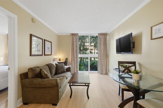 Building Photo - 2951 S Bayshore Dr