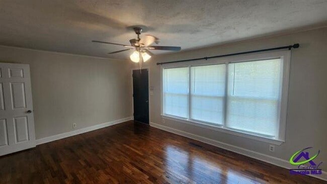 Building Photo - 1211 Sunset Ave