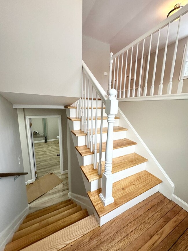 Building Photo - 76 Trottingham Ct