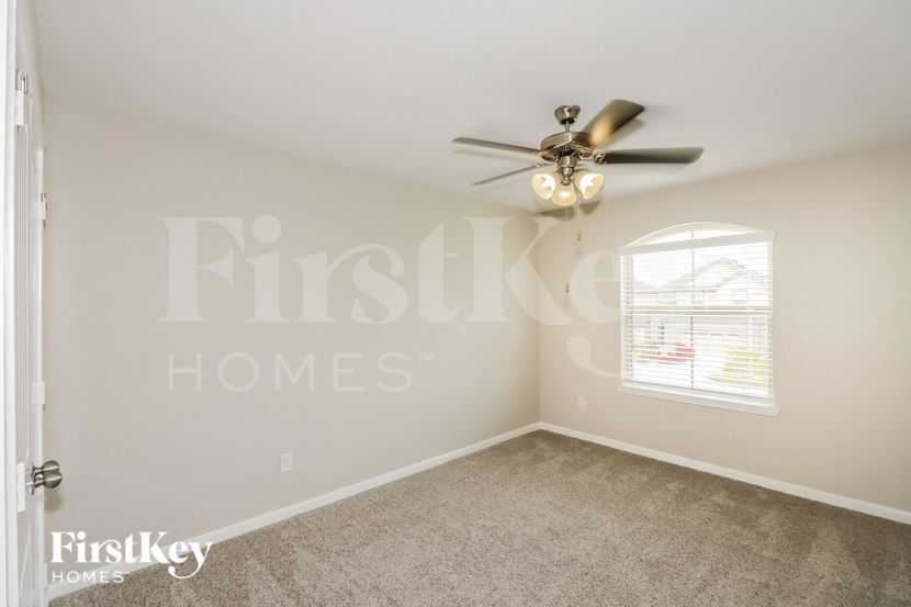 Building Photo - 1409 Woods Lake Ct