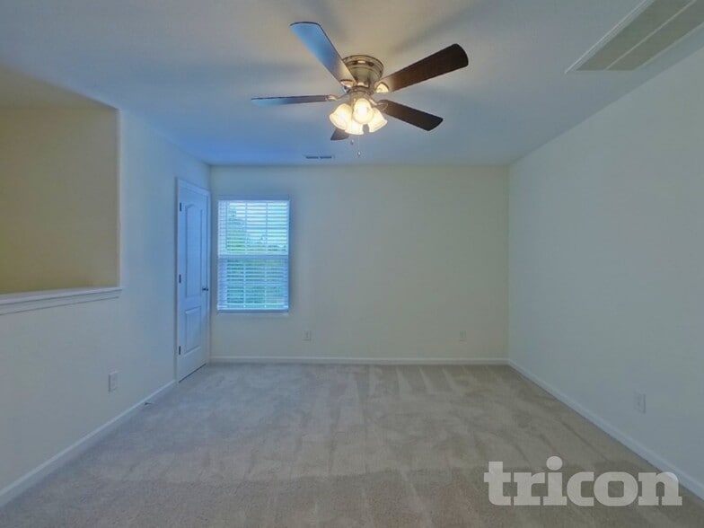 Building Photo - 2729 Yurman Rd