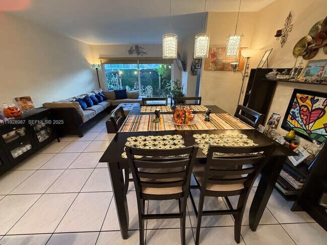 Building Photo - 4210 NW 79th Ave