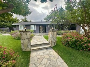 Building Photo - 1226 E Ensign Cir