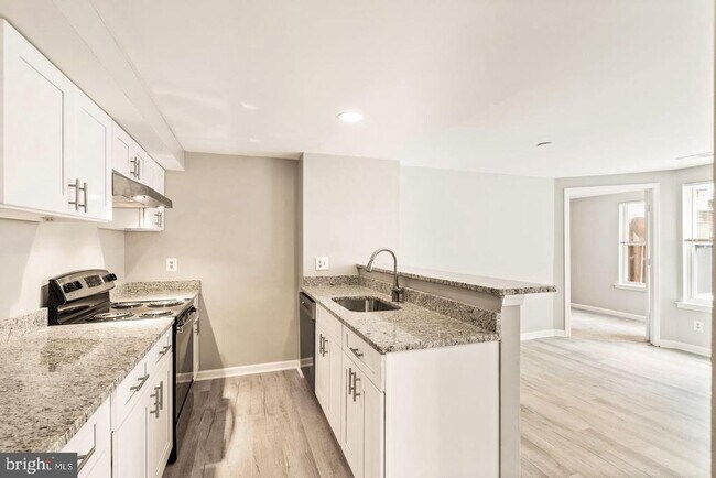 Building Photo - 4401 Pembrook Village Dr