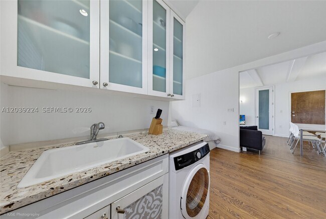Building Photo - 439 15th St
