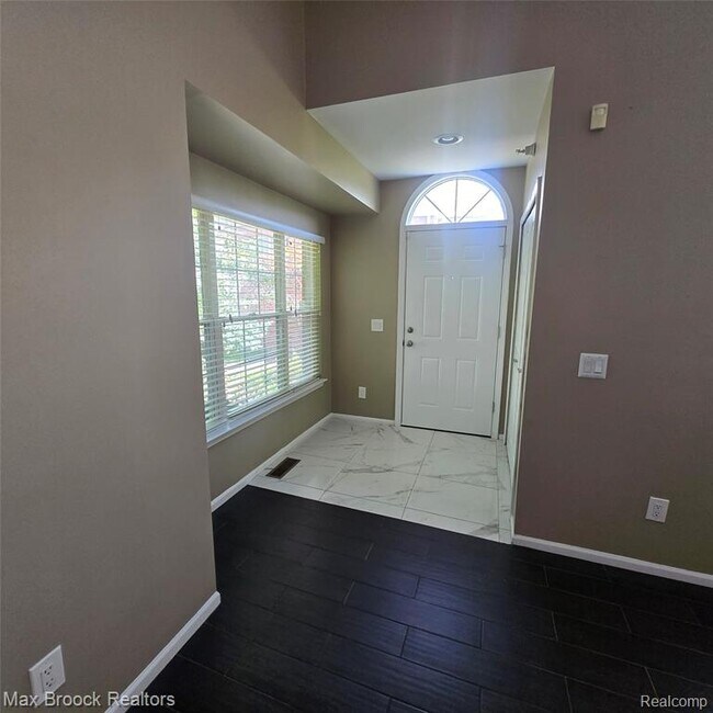 Building Photo - 1643 Campau Farms Cir