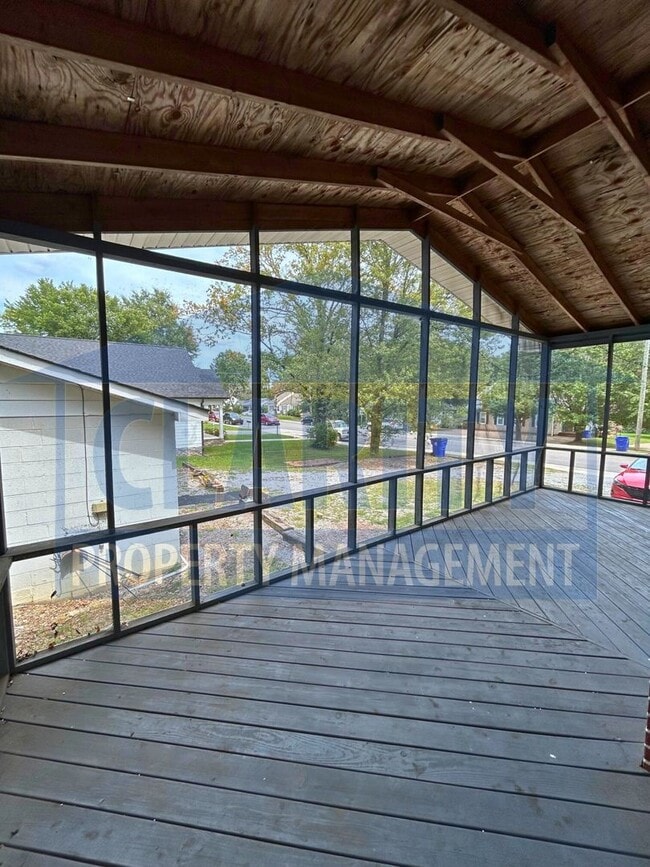 Building Photo - 2 bedroom apartment next to Lee University...