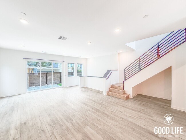 Building Photo - Modern 3BD/2.5BA Townhome in Mission Valley with Kitchen Island, Private Patio & 2-Car Garage