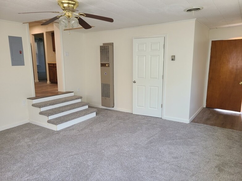 Building Photo - 717 Seed St