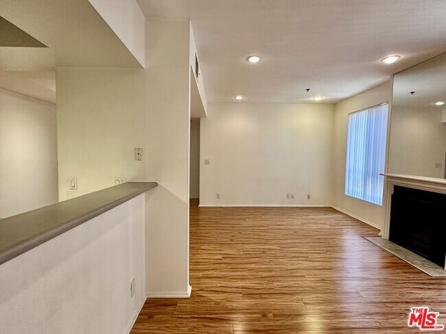 Building Photo - 8614 Burton Wy