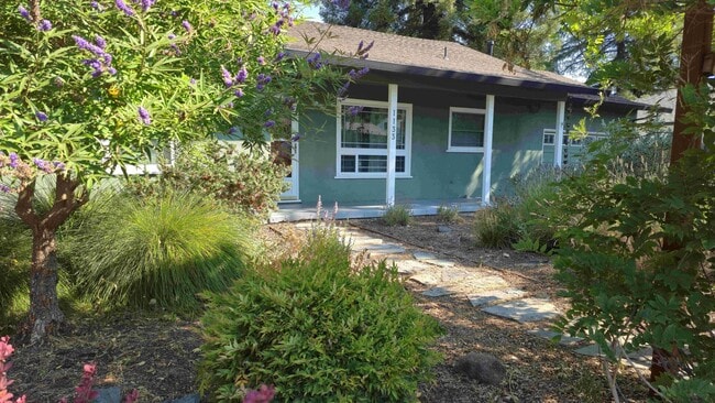 Building Photo - Family Neighborhood In The Heart of Roseland