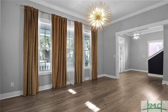 Building Photo - 608 W 37th St