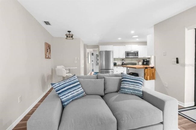 Building Photo - 13501 Whitby Rd