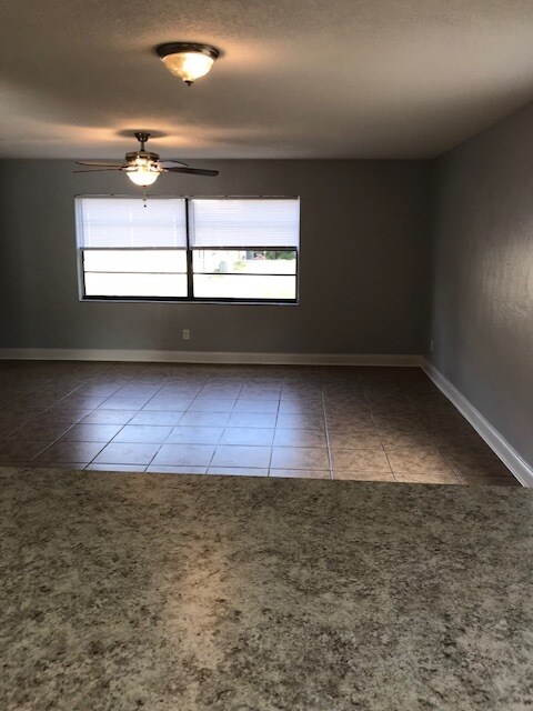 Building Photo - 1595 Megan Bay Cir