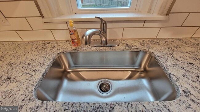 Building Photo - 105 Fairview Ave