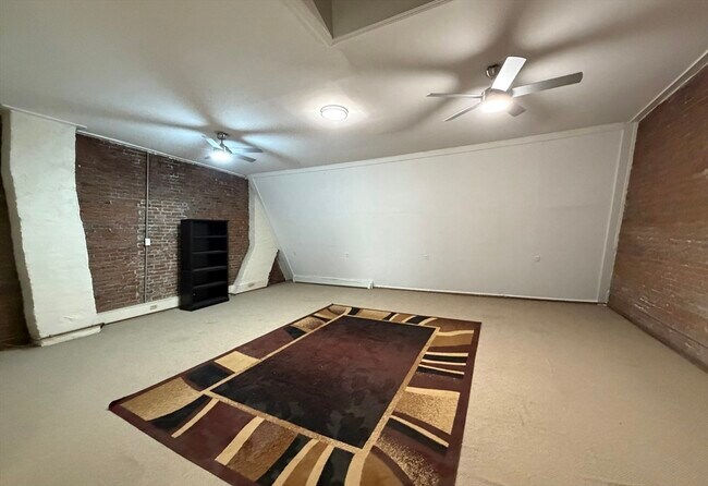 Building Photo - 318 Tappan St