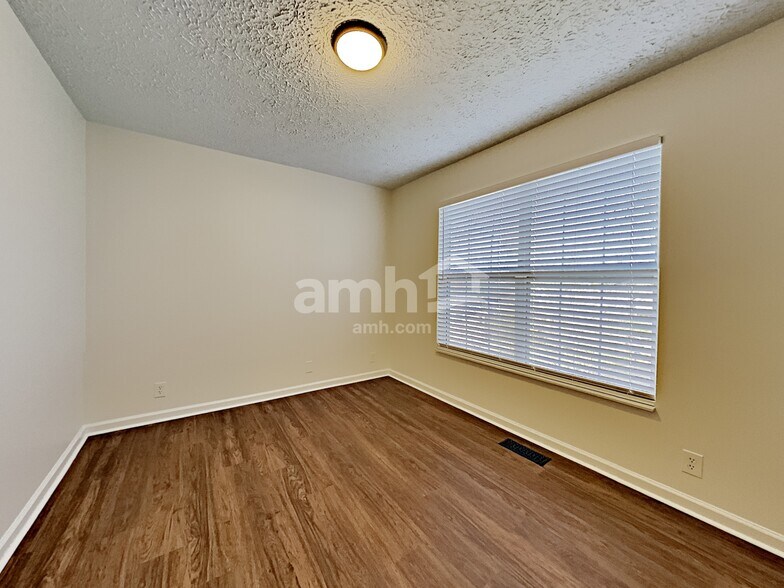 Building Photo - 6200 Hampton Hall Way