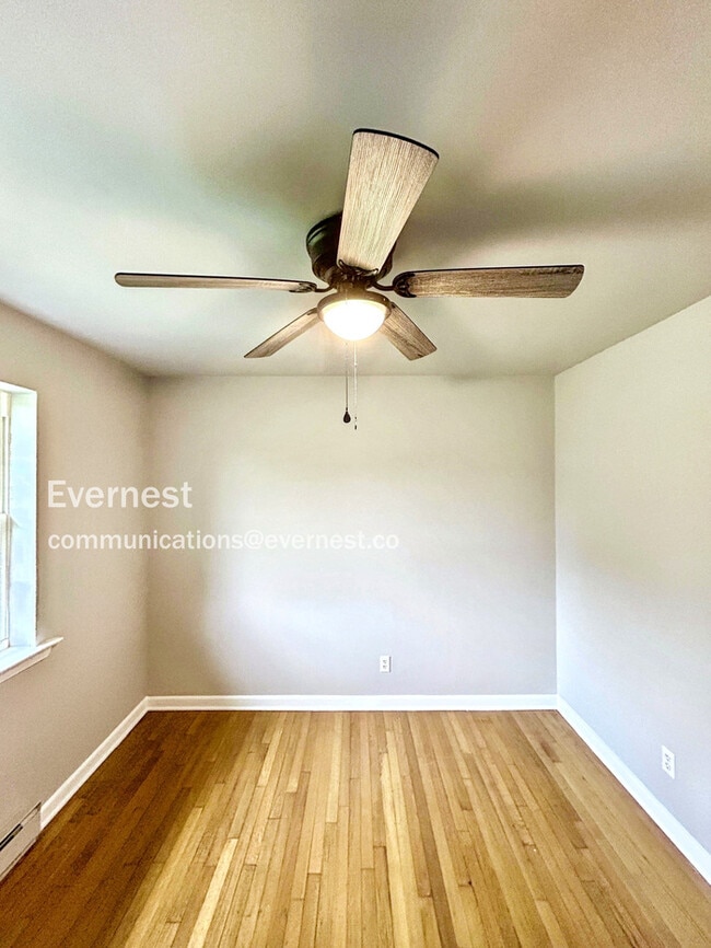 Building Photo - 10813 Bluebell Dr