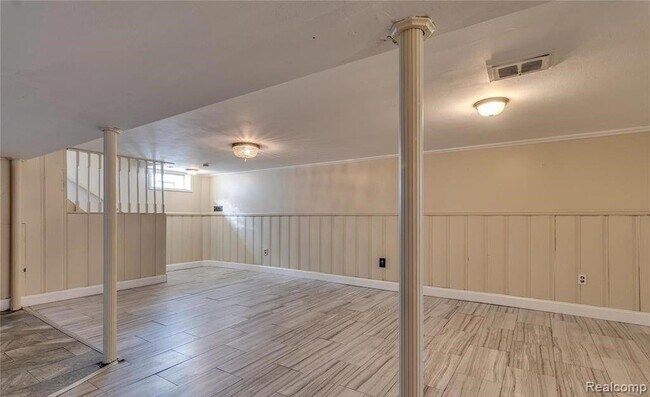 Building Photo - 528 Cardwell St