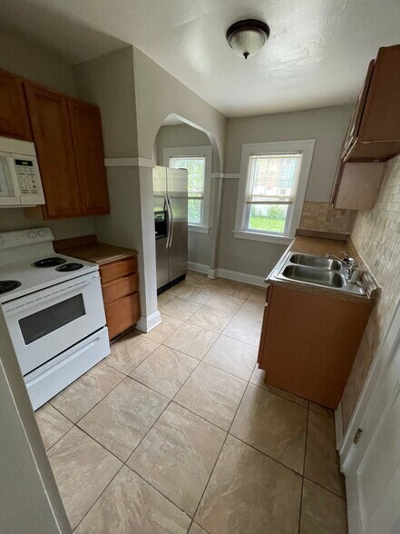 Building Photo - 3562 Riedham Rd