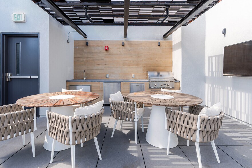 Building Photo - 1288 Howard St