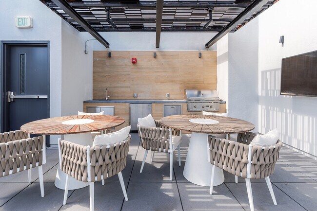 Building Photo - 1288 Howard St