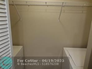 Building Photo - 1020 Crystal Way