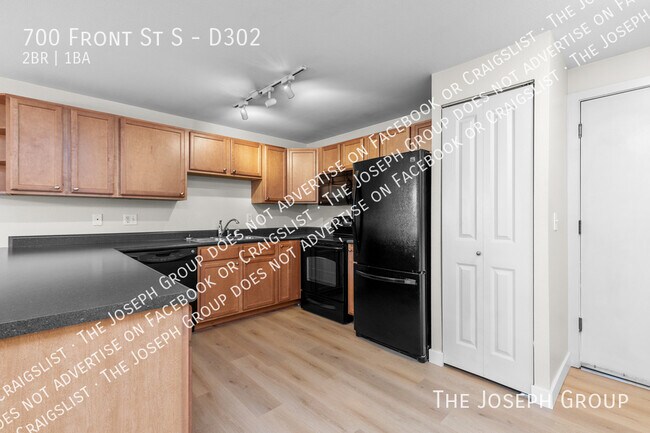 Building Photo - 700 Front St S