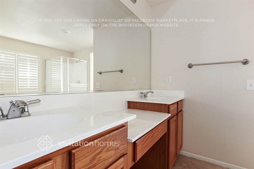 Building Photo - 2533 Carolyn Dr
