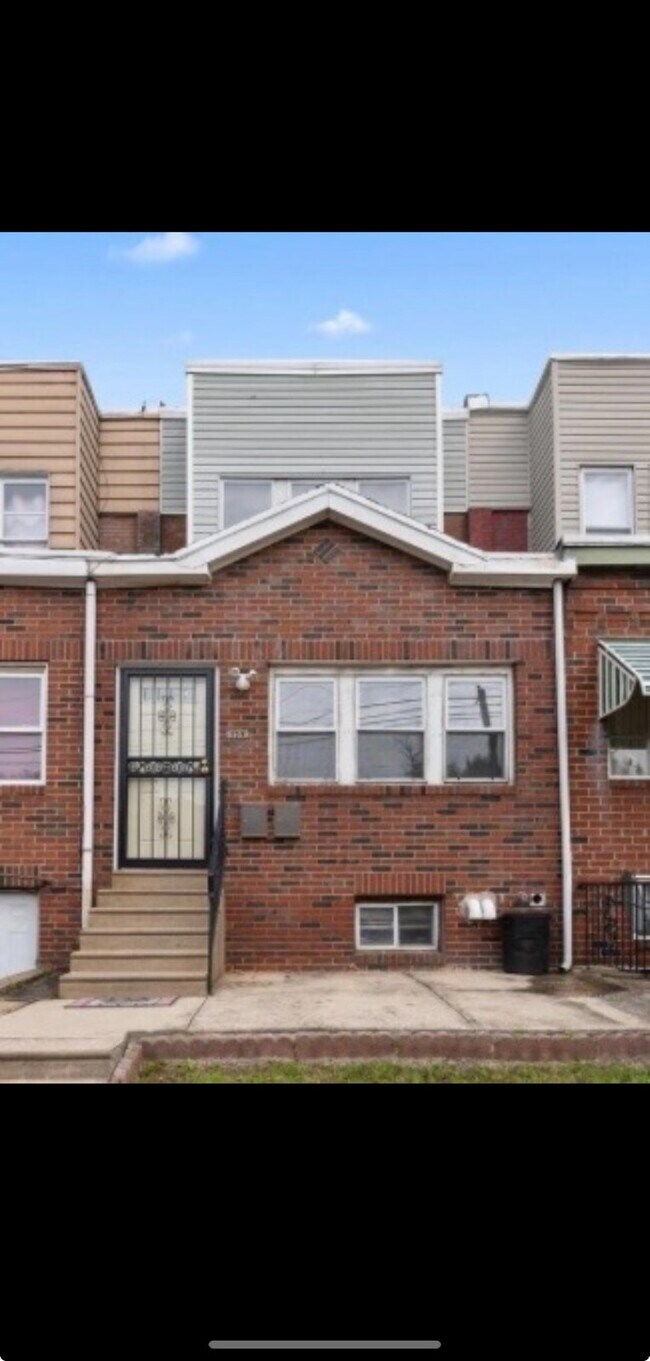 Primary Photo - 5953 Chester Ave