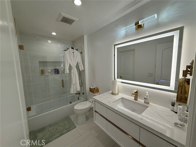 Building Photo - 22139 Burbank Blvd