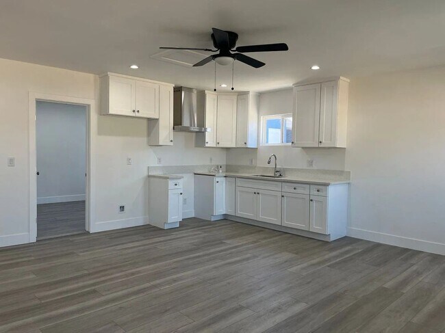 Building Photo - 7363 Ysmael Villegas St