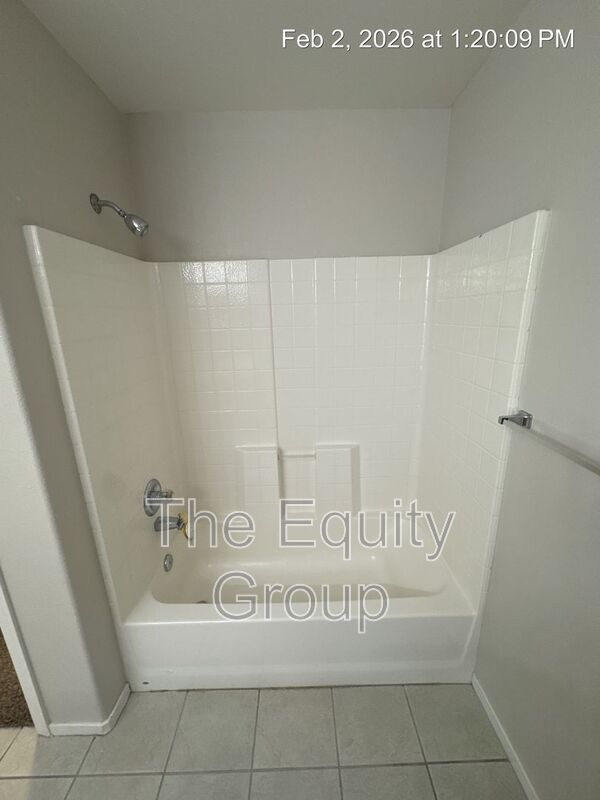 Building Photo - 2547 W Lark Ave