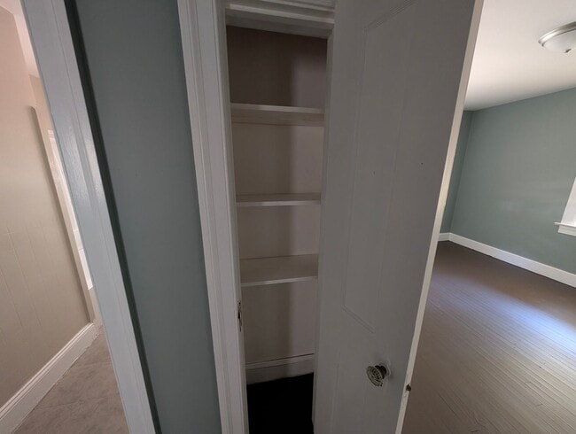 Building Photo - Cozy 2 bedroom