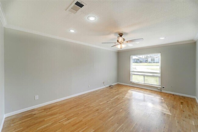 Building Photo - 4020 Far W Blvd
