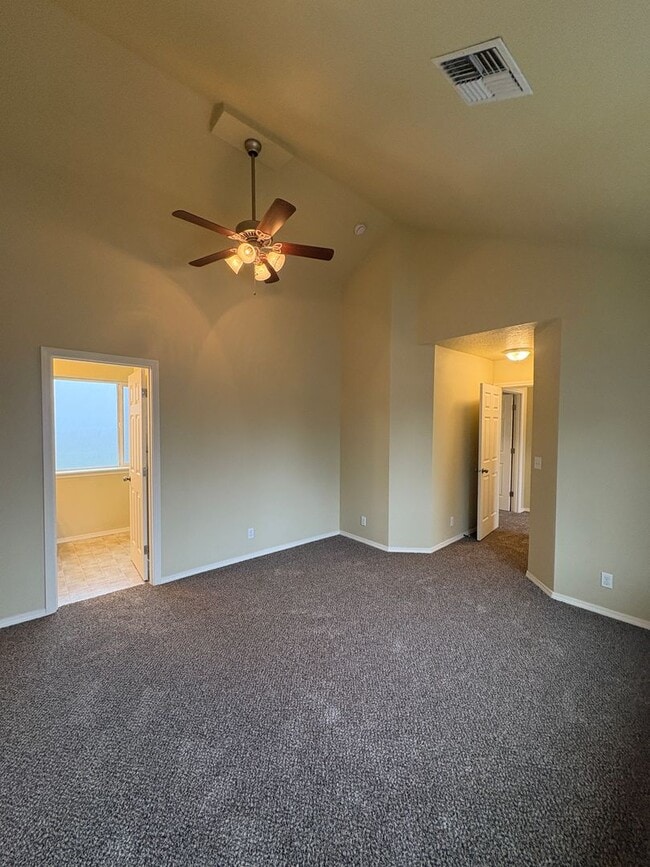 Building Photo - 3 Bedroom Duplex on Bailey Hill Rd