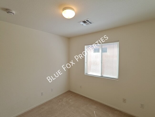 Building Photo - 7862 W Sacramento Hill Dr