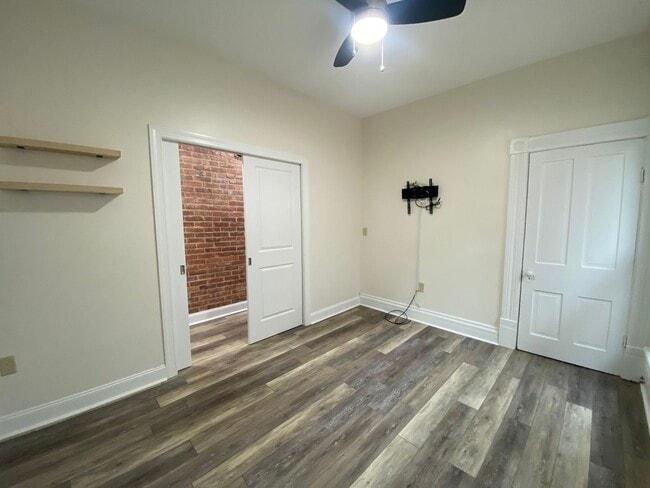 Building Photo - Harrison West 2 Bedroom
