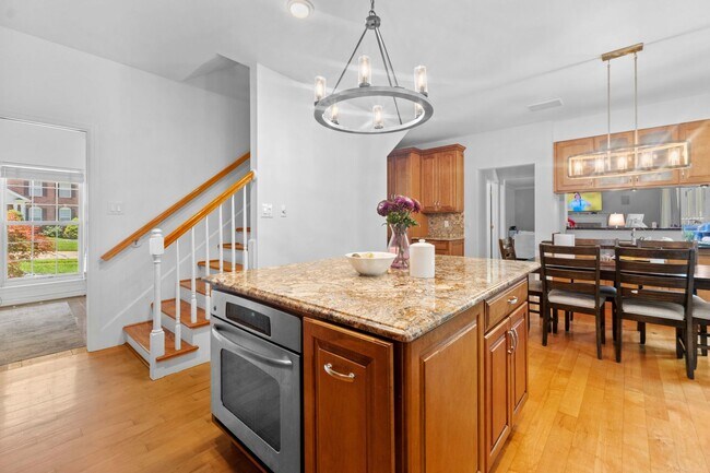 Building Photo - 16611 Highland Summit Dr