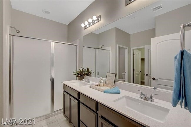 Building Photo - 1062 N Water St