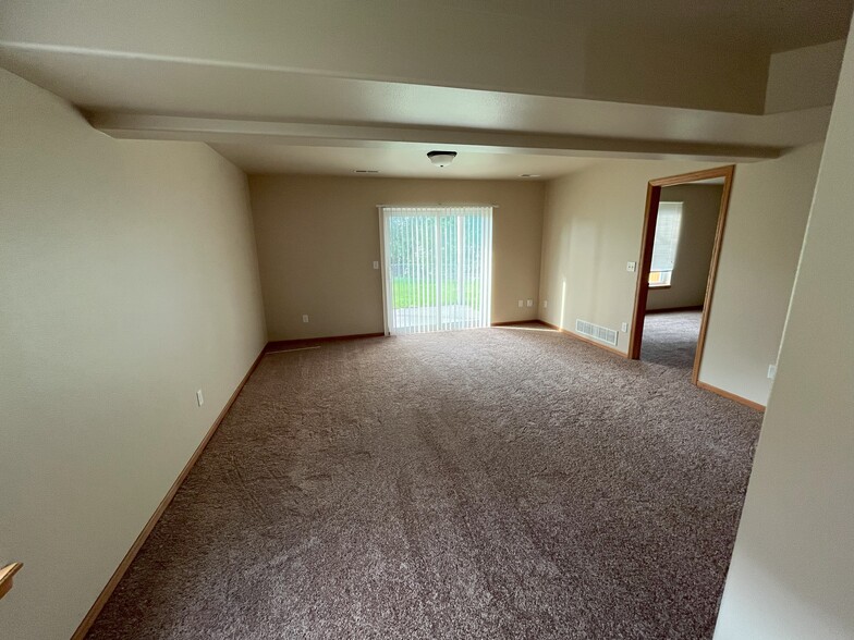 lower level family room - 1480 Palisades Dr