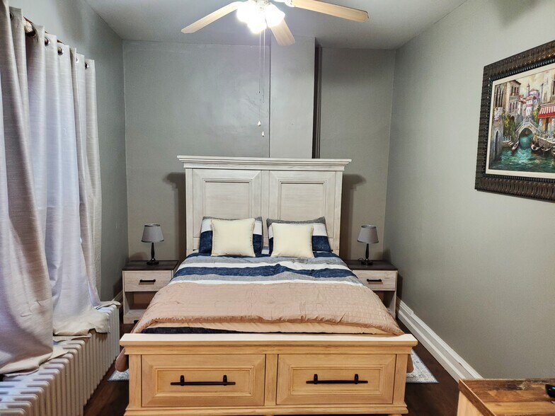 Building Photo - 20 Maple Ave