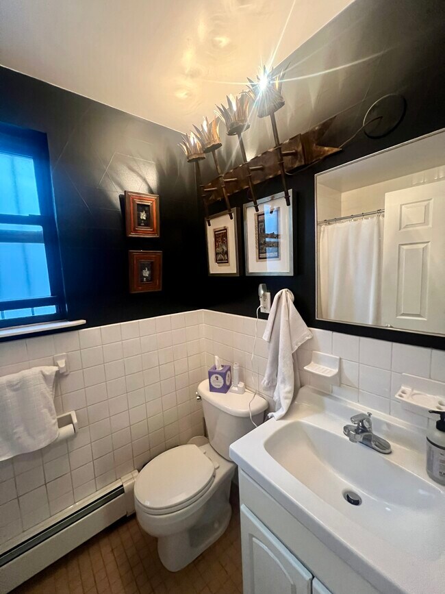 Bathroom - 18809 Linden Blvd