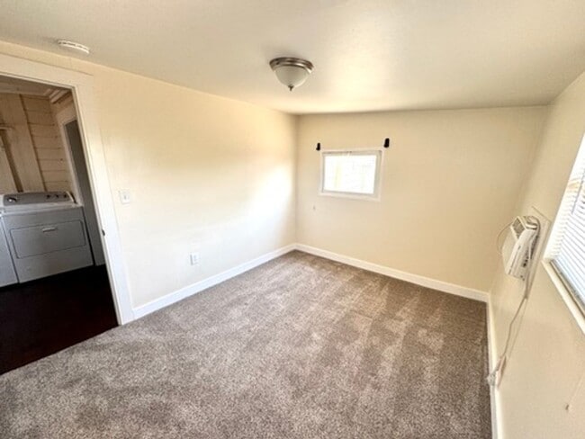 Building Photo - Old World Charm 2 bedroom / 1 bath