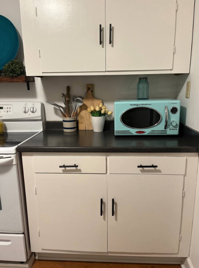 Building Photo - Charming Fully Furnished 1 Bedroom Cottage in Downtown Augusta – All Utilities Included!