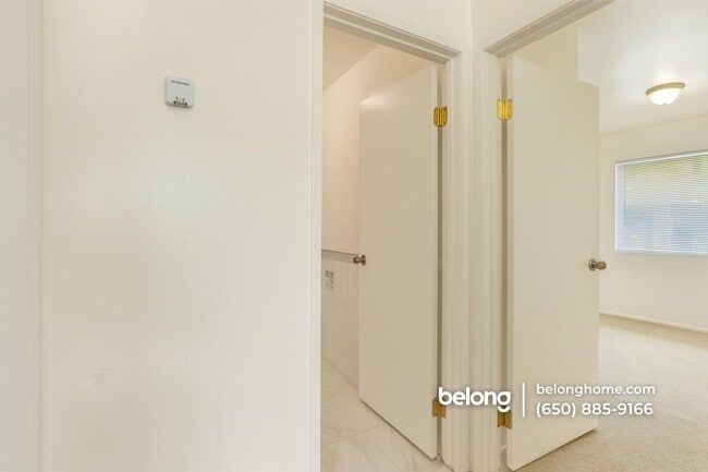 Building Photo - 210 N Delaware St