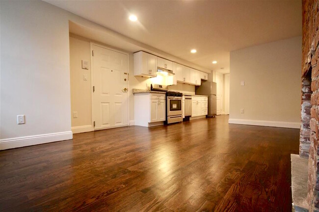 View towards kitchen from living room - 156 6th St