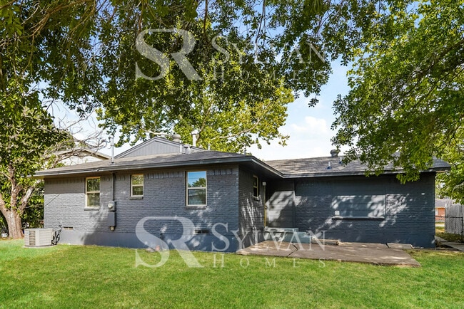 Building Photo - Coming HOME never felt so good!